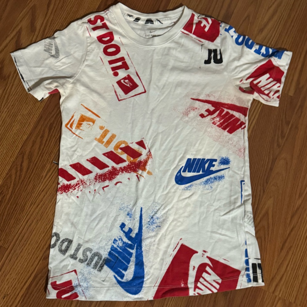 Nike Colorful Logo Graphic Print Short Sleeve T-Shirt‎ Kids Size M Retro Sporty